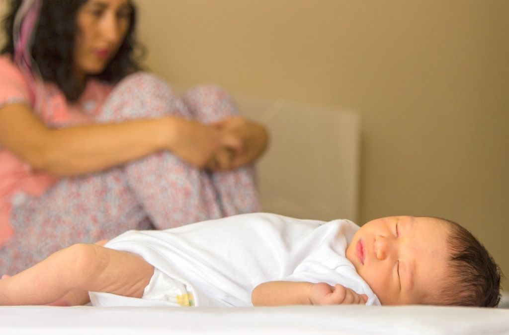 newborn mom experiencing postpartum depression