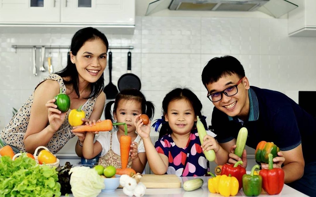 5 Healthy Eating Habits Parents Should Teach Their Kids