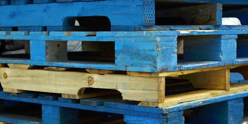 avoid using colored pallets for your home DIY