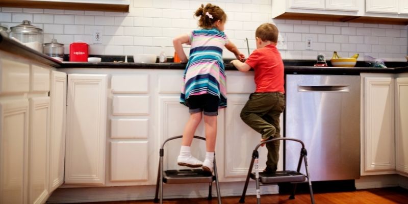 Develop skills to kids through chores