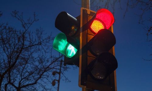 Know The Different Traffic Signals 