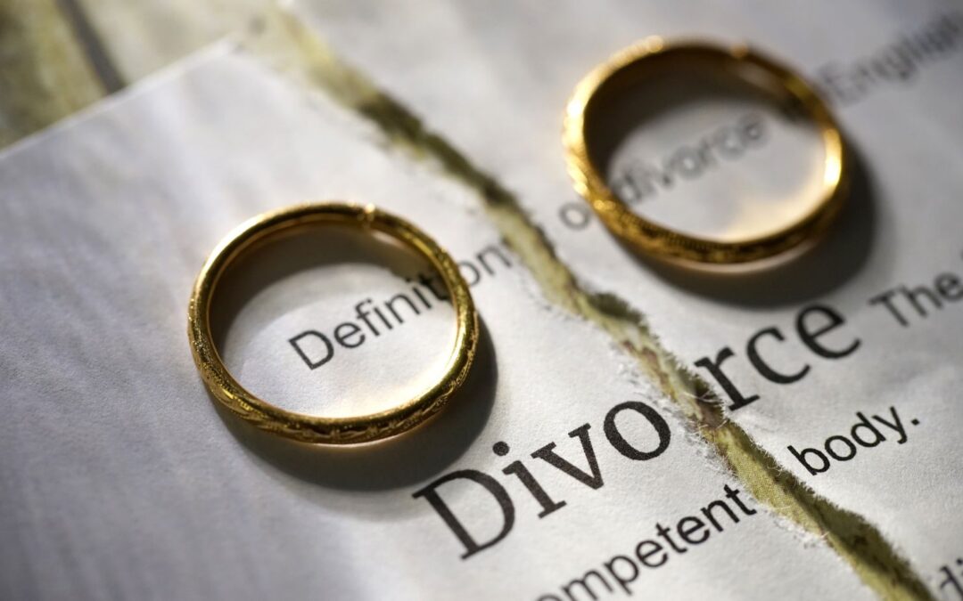 Mediation vs. Litigation: Choosing the Right Divorce Path in Arizona